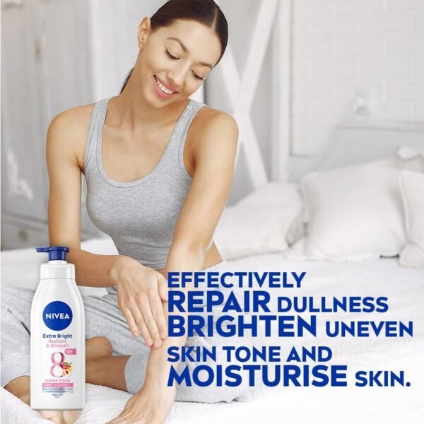 Extra Bright Radiant & Smooth 8 Super Food 40X Vitamin C Body Lotion UV Filter, Size 380 ml, 12.84 Fl Oz (Pack Of 1) - Image 3
