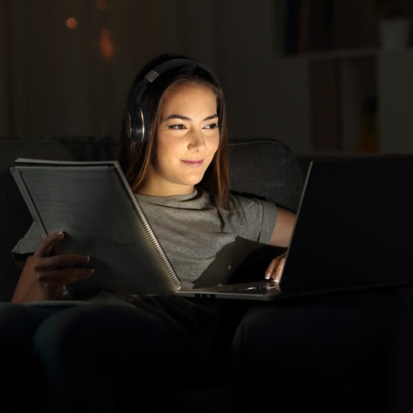 Morpheus 360 Serenity Bluetooth Headphones with Built-in Microphone, 10-Hour Playtime, Bluetooth Headset, Gaming Headphones, Over-Ear Headphones, Wireless Gaming Headset - HP5500B - Image 4